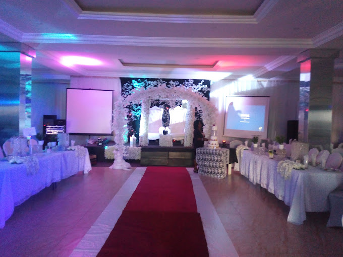 The Thames Event Center