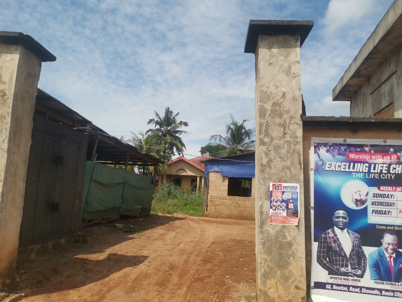Land-with-3-Buildings-for-sale2323